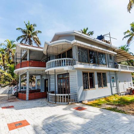 Gintara Beach Homestay By Evaddo Kalyānpur Kültér fotó