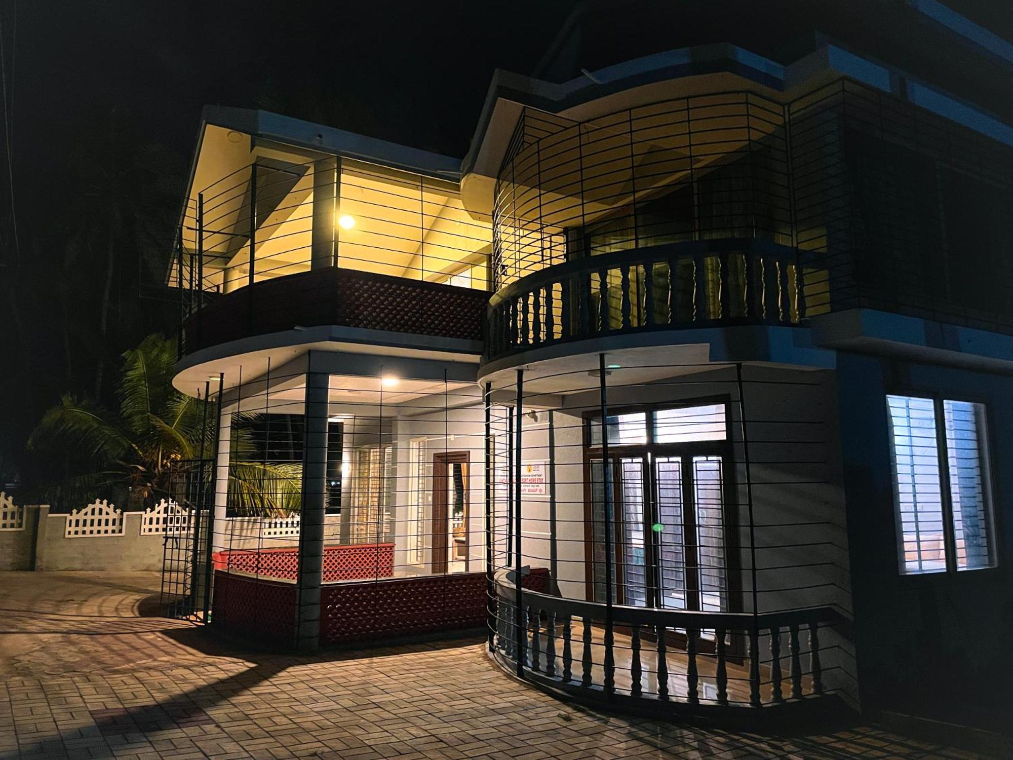 Gintara Beach Homestay By Evaddo Kalyānpur Kültér fotó