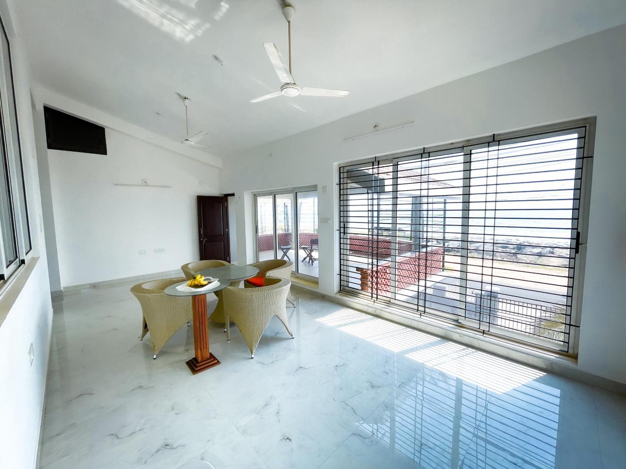 Gintara Beach Homestay By Evaddo Kalyānpur Kültér fotó