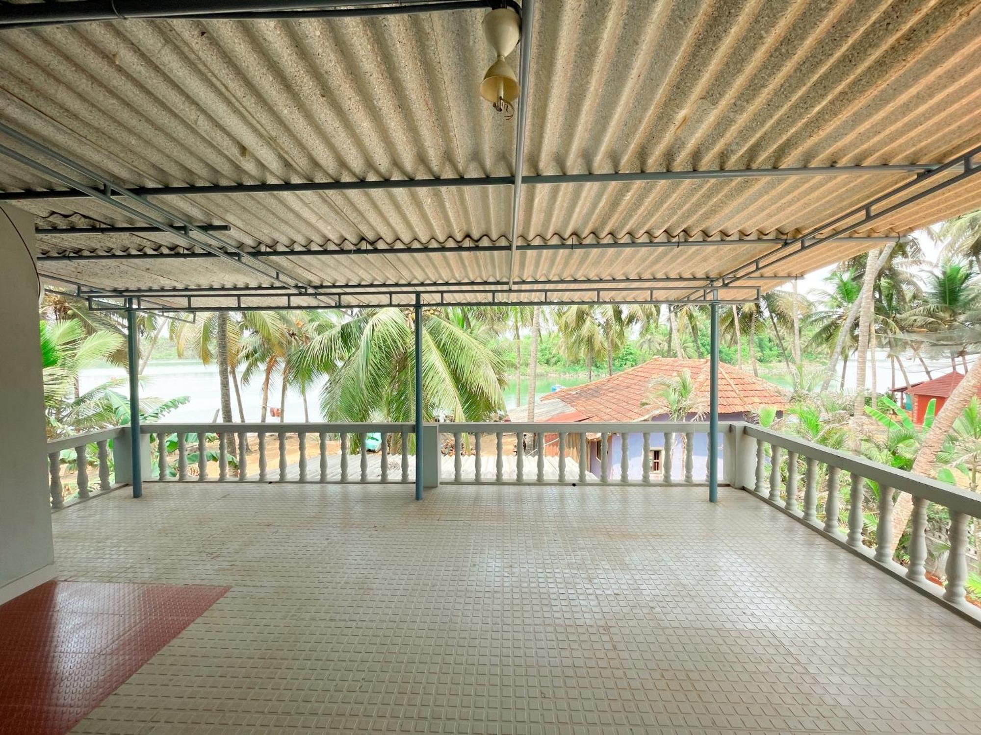 Gintara Beach Homestay By Evaddo Kalyānpur Kültér fotó